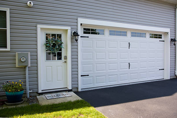 24/7 Emergency Garage Door Panel Replacement experts in Richland County County, MT